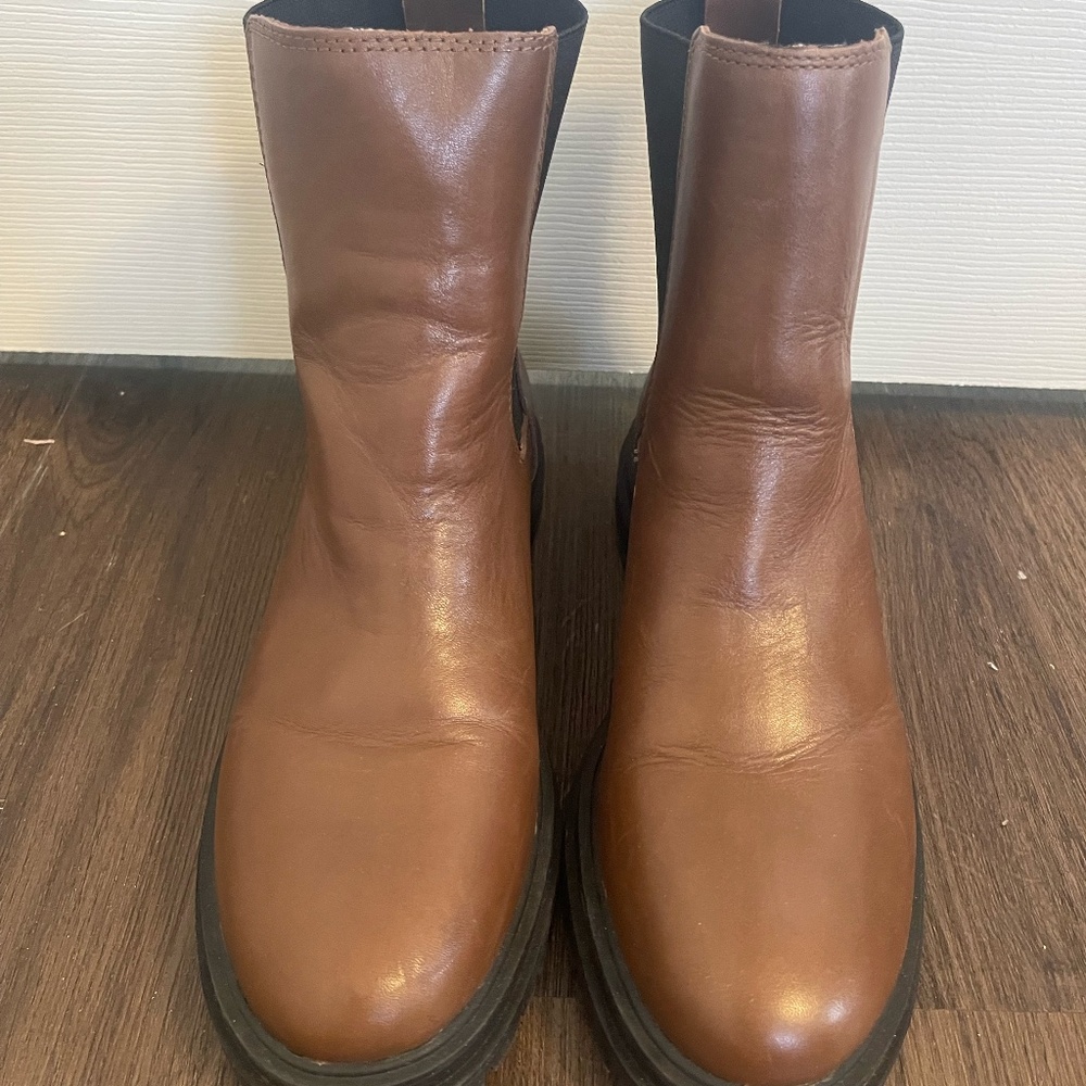 Madewell Chelsea Lugsole Boot Size 8.5